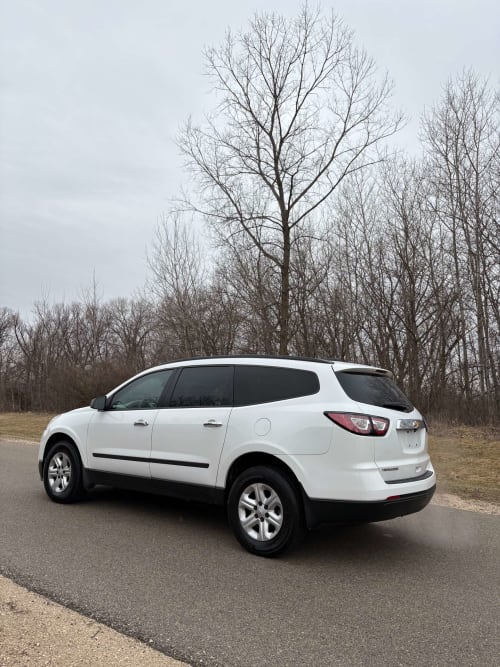 2017 Chevrolet Traverse LS FWD 4 Door Sport Utility Vehicle 3.6 6cyl.