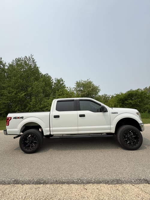 2016 Ford F50 XLT