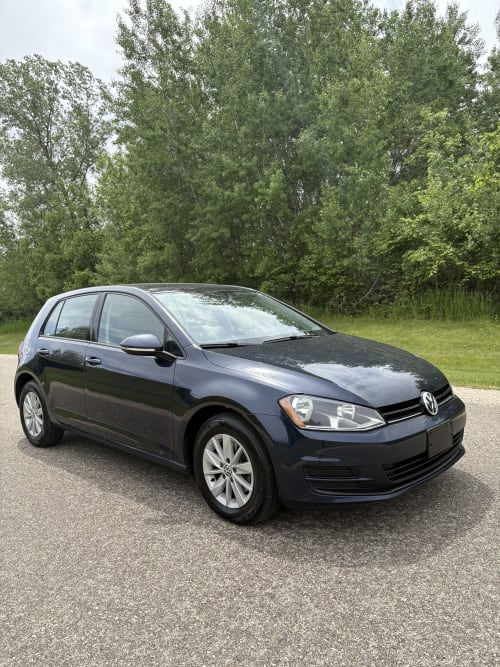 2016 Volkswagen Golf S/SE FWD 4 Door Hatch Back 1.8 4cyl. Gasoline
