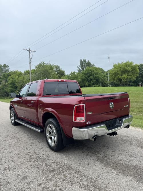  2014 Ram 1500 Laramie 4WD Crew Cab 5.7 8cyl. Gasoline