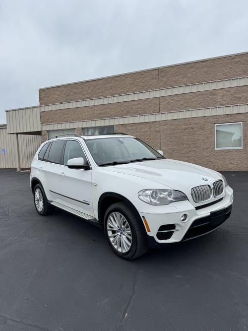 2013 BMW X5 XDrive50i AWD 4 Door Sport Utility Vehicle 4.4 8cyl. Gasoline