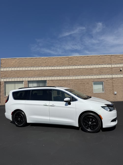  2020 Chrysler Voyager FWD 4 Door Van 3.6 6cyl. Flex Fuel