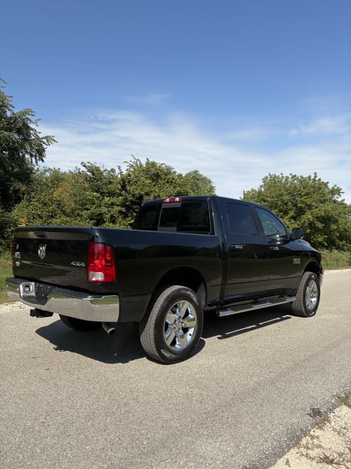 2017 Ram 1500 Big Horn 4WD Crew Cab 3.6 6cyl. Flex Fuel