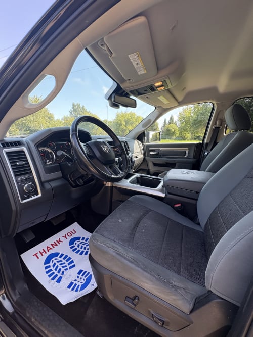 2017 Ram 1500 Big Horn 4WD Crew Cab 3.6 6cyl. Flex Fuel