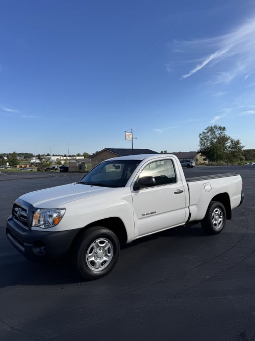2010 Toyota Tacoma RWD 2 Door Pickup Truck 2.7 4cyl. Gasoline