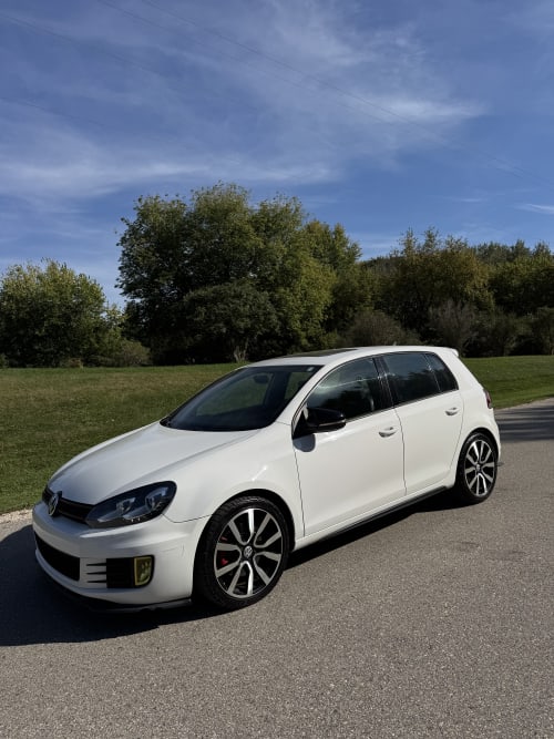 2014 Volkswagen GTI FWD 4 Door Hatch Back 2.0 4cyl. Gasoline
