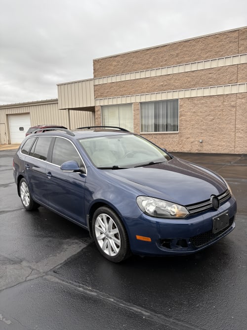  2013 Volkswagen Jetta SportWagen TDI w/Sunroof FWD 4D Wagon 2.0 4cyl. Diesel