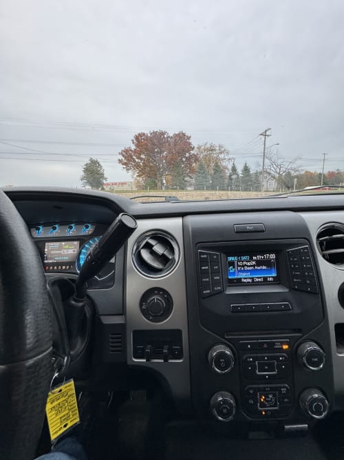 2014 Ford F150 XLT 4WD 5.0 8cyl. Gasoline