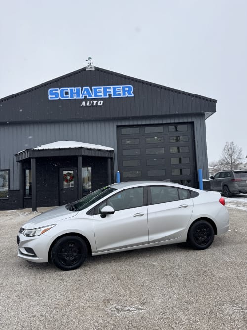  2017 Chevrolet Cruze LS FWD 4D Sedan 1.4 4cyl. Gasoline