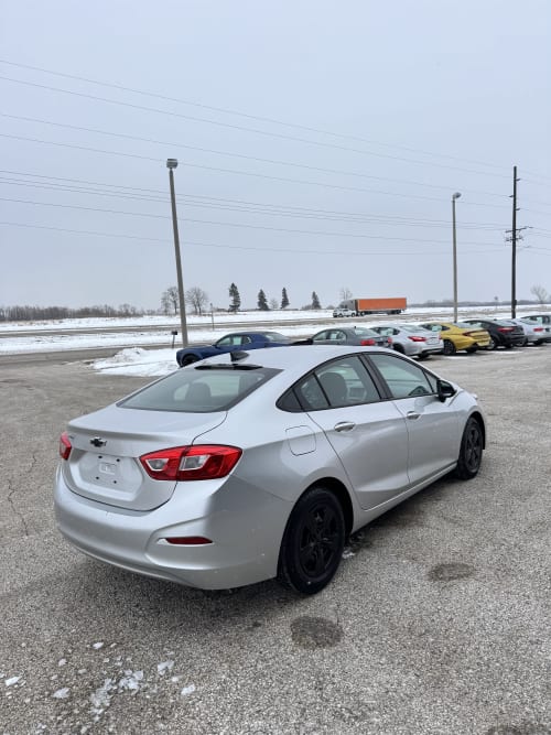  2017 Chevrolet Cruze LS FWD 4D Sedan 1.4 4cyl. Gasoline