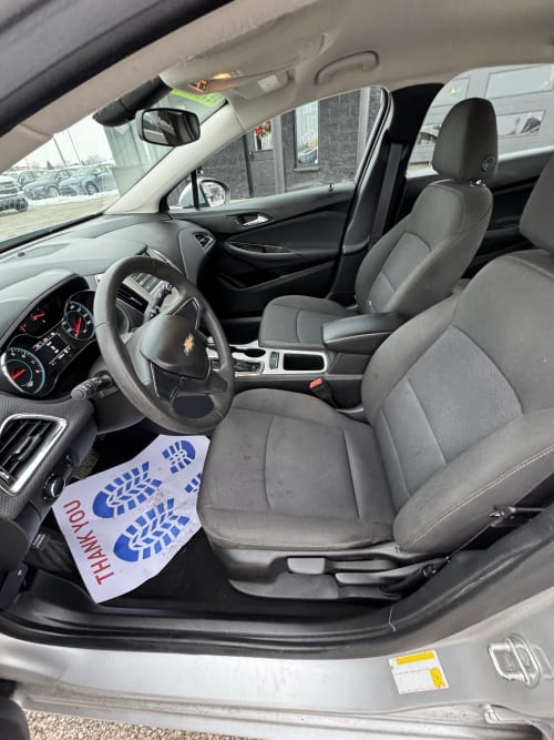  2017 Chevrolet Cruze LS FWD 4D Sedan 1.4 4cyl. Gasoline