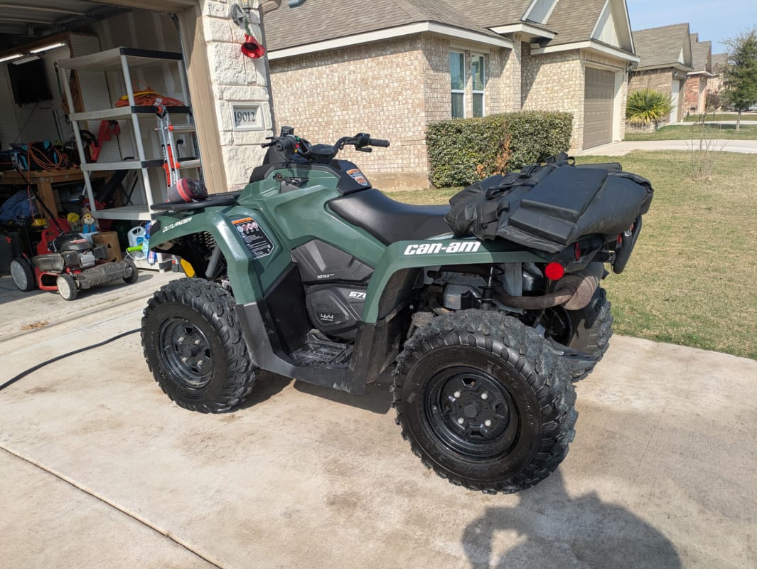 Green CanAm Outlander / V-Twin photo 2