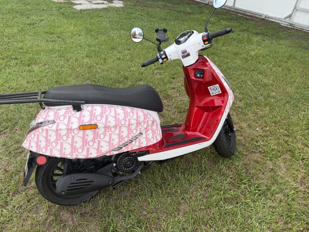 2026 Viper 150cc Scooter - Tampa - Pink Dior photo 3