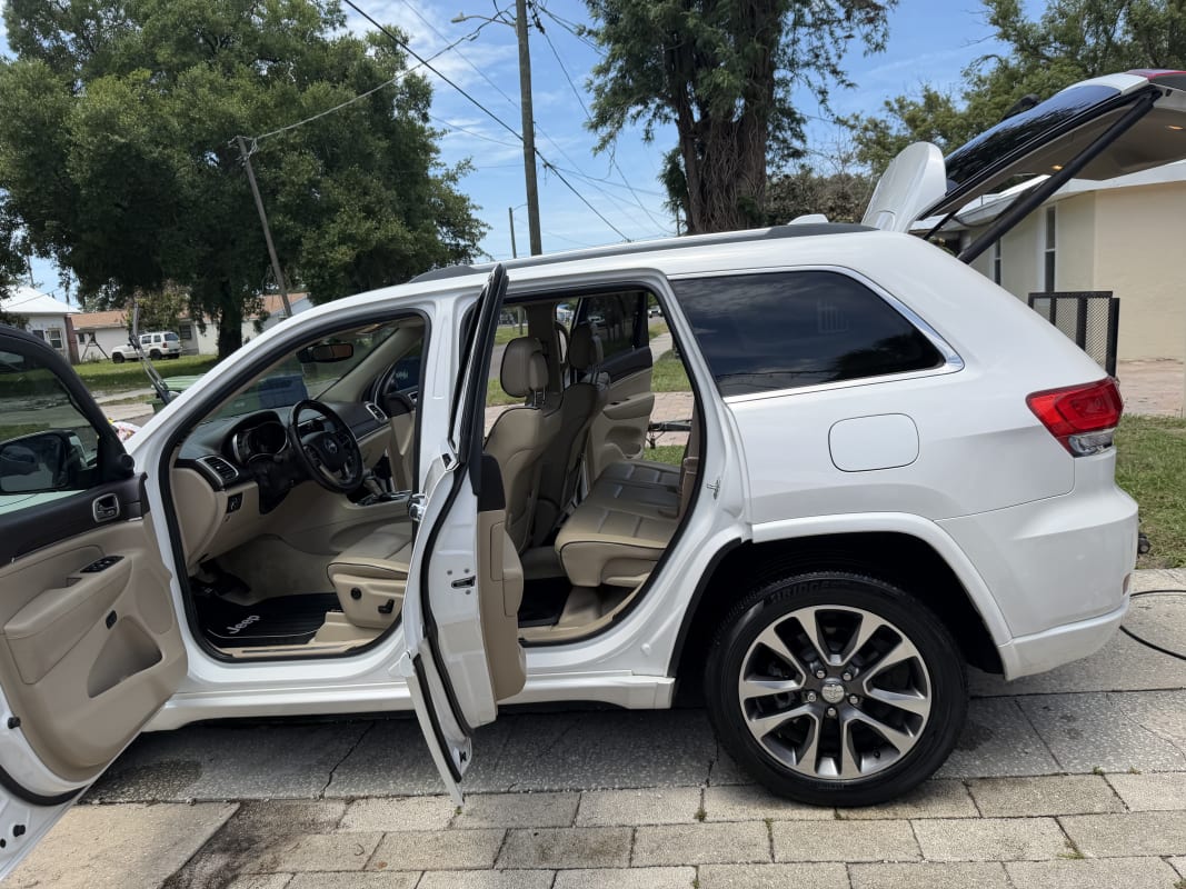 2017 Jeep Grand Cherokee - Tampa photo 5