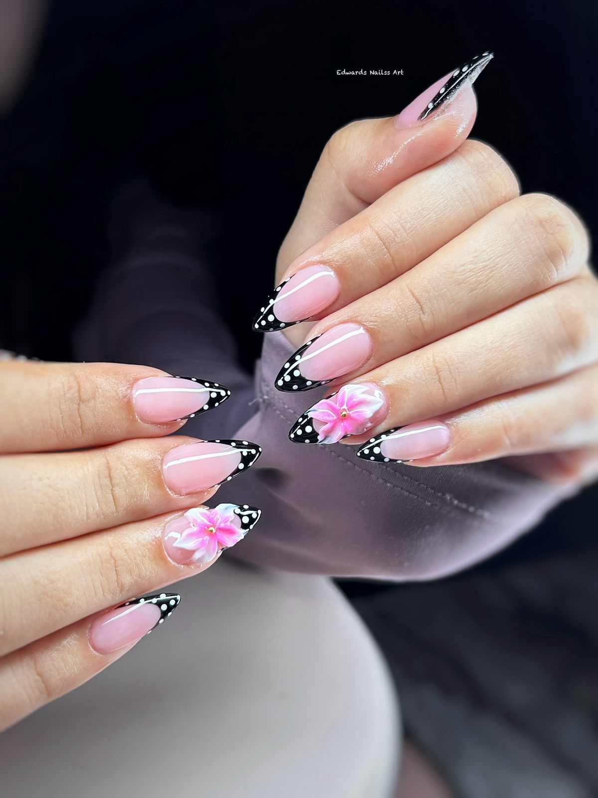 Trabajo de uñas Edwards Nailss Art 1
