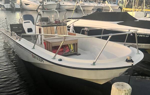 1988 Boston Whaler Outrage (sold) in New York