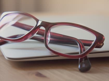 Офтальмолог рассказал о первых признаках катаракты