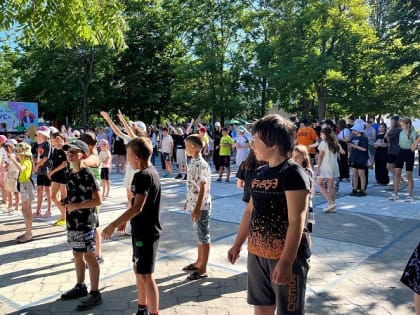В детском лагере в пригороде Новороссийска реализуется профильная смена «Движение Первых»