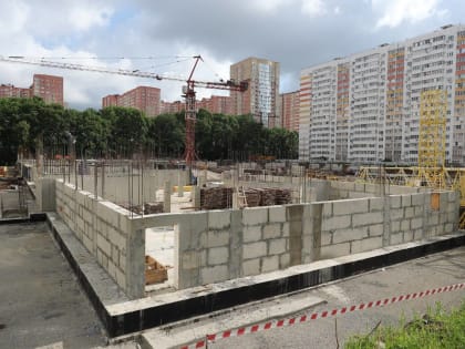 Евгений Наумов и Вера Галушко поздравили краснодарских строителей с профессиональным праздником