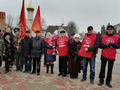 Усть-Лабинск. Активисты КПРФ и Союза Советских офицеров приняли участие в митинге в честь 80-летия освобождения города от фашистов