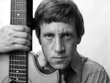 «И песни, что сложил, переживут века…»