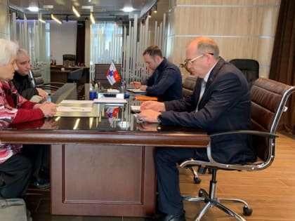 Эдуард Обухович в общественной приемной провел личный прием граждан Новосочинского избирательного округа