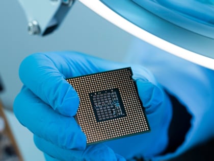 Илон Маск ищет новую “жертву” для внедрения чипа