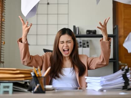 Названы признаки, указывающие на проблемы с щитовидкой