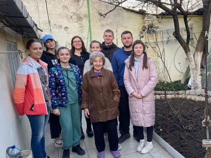 В Новороссийске реализуется проект «Мы рядом: скорая помощь по оказанию бытовой поддержки одиноким пожилым людям»