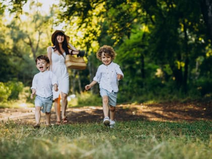 Евгений Наумов и Вера Галушко поздравили краснодарцев с Международным днём защиты детей и Всемирным днём родителей