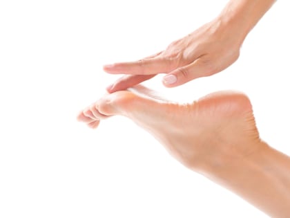 Гладкие и мягкие: эффективные способы ухода за кожей стоп