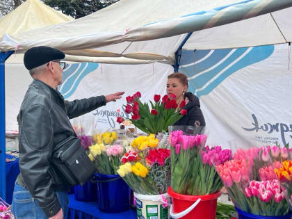 В Геленджике открылась восьмимартовская ярмарка