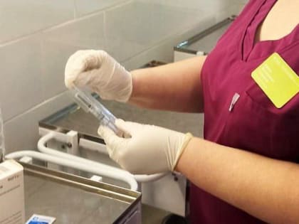 Прививку от гриппа уже сделали более 10 тысяч жителей Ленинградского района