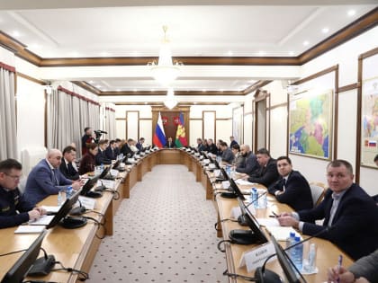 Глава Курганинского района Андрей Ворушилин принял участие в заседании краевого оперативного штаба по предупреждению и ликвидации чрезвычайных ситуаций. Заседание провел губернатор