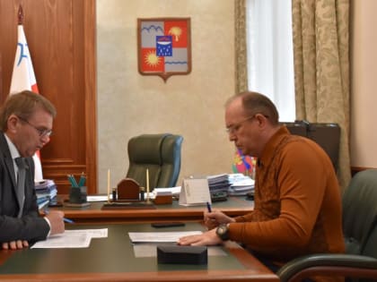 Председатель Городского Собрания Сочи Виктор Филонов провел встречу с депутатом Эдуардом Обуховичем