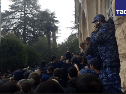 Оппозиция Абхазии требует отставки президентa Бжания