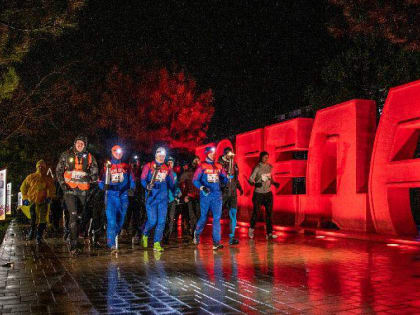 Порядка сотни легкоатлетов примут участие в традиционном ночном  полумарафоне «Малая Земля» в городе-герое Новороссийске