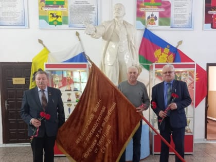 Тихорецк. Старейшей школе возвращено имя Ленина