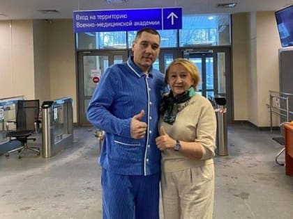 Студенты из Сочи доставили мандарины в военный госпиталь в Санкт-Петербурге