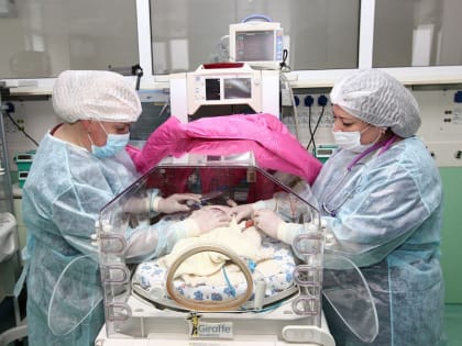 На Кубани успешно спасают детей, которые появились на свет с экстремально низким весом