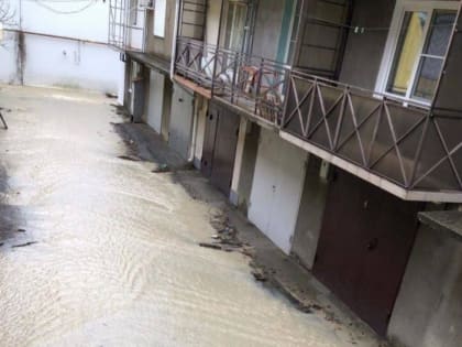 Из-за опасного уровня воды в реках в Туапсинском районе действует экстренное предупреждение