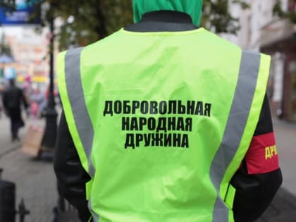 Народные дружинники и казаки приняли участие в охране общественного порядка в храмах района