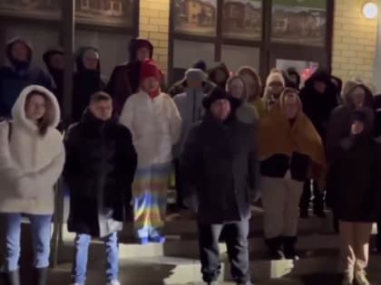 ​Жители поселка Знаменский сидели без света и тепла: комментарий чиновников