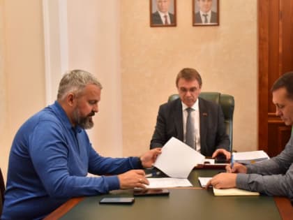 Председатель Городского Собрания Сочи Виктор Филонов провел совещание по формированию наказов граждан в Лазаревском районе на 2024 год