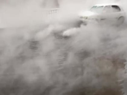 ​Горячая река разлилась в Краснодаре на улице Парусная (видео)