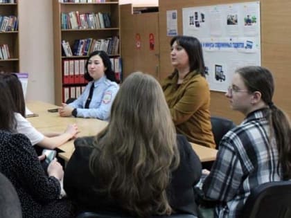 СОБЛЮДЕНИЕ ЗАКОНА 1539: НОВОРОССИЙСКИЕ ПОЛИЦЕЙСКИЕ ПРОВЕЛИ КРУГЛЫЙ СТОЛ С ПРЕДСТАВИТЕЛЯМИ МОЛОДЕЖИ