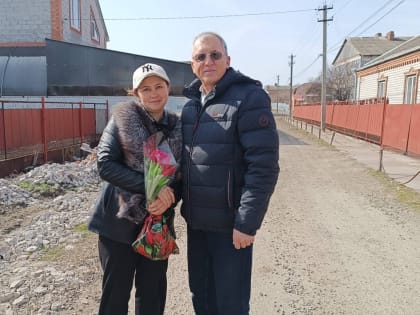 Каневские полицейские поздравили ветеранов ОВД в преддверии международного женского праздника