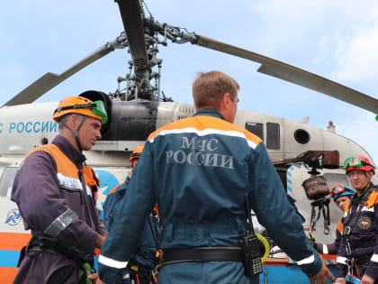 В Сочи спасателей поздравили с профессиональным праздником