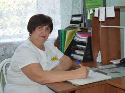 Медсестре психоневрологической больницы Светлане Соколовой на празднике медработников вручили краевую награду