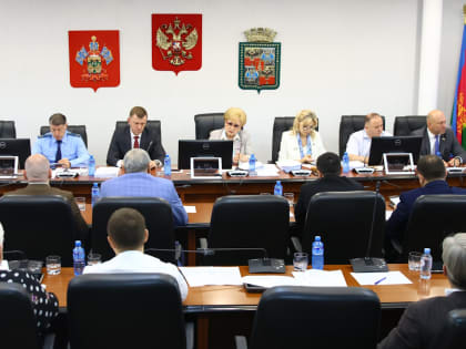 По поручению главы города Евгения Наумова в посёлке Индустриальном организуют Дом культуры